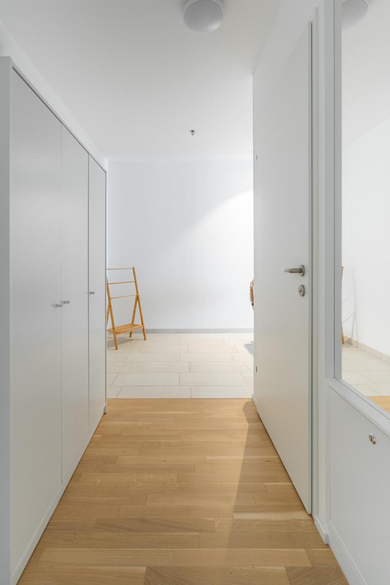 Whats-App Self-Check-In - Paerchen Wohnung Am Hauptbahnhof ウィーン 部屋 写真